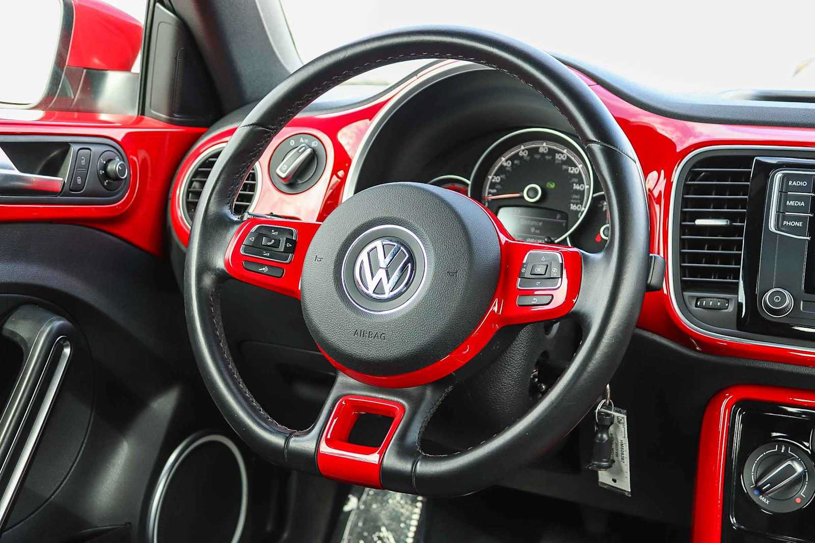 Used 2017 Volkswagen Beetle 1.8T S FWD image 27