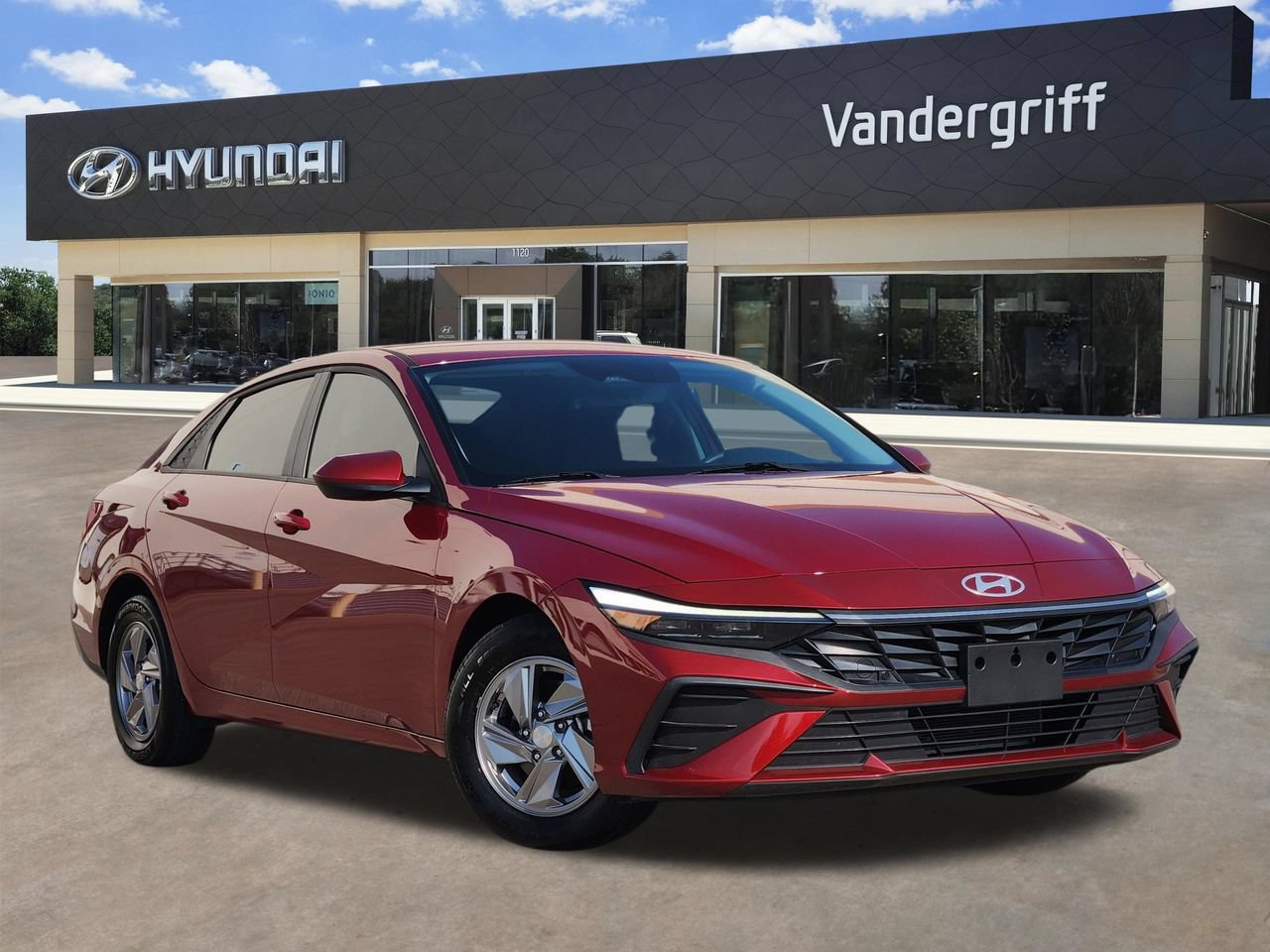 Used 2025 Hyundai Elantra SE w/ Cargo Package