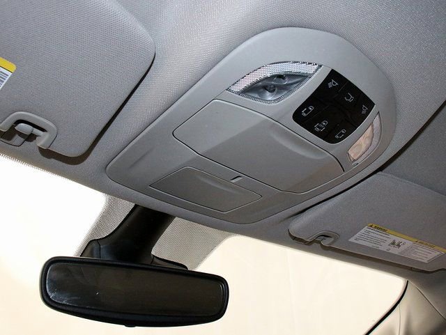 Used 2024 Chrysler Pacifica Touring-L image 21