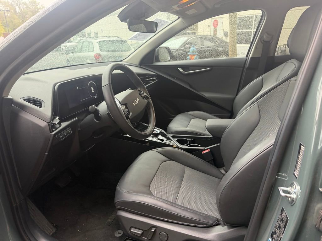 Used 2024 Kia Niro Wind w/ Wind Preserve Package FWD image 11