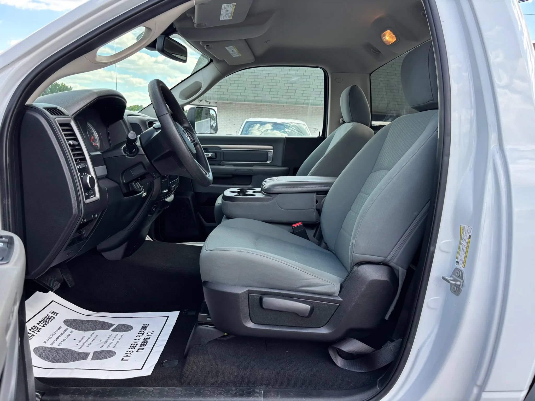Used 2018 RAM 3500 Tradesman w/ Chrome Appearance Group AWD/4WD image 38