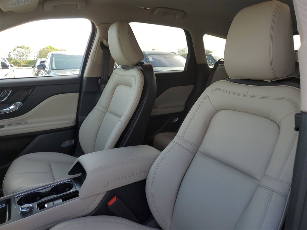 New 2026 Lincoln Corsair Premiere image 22