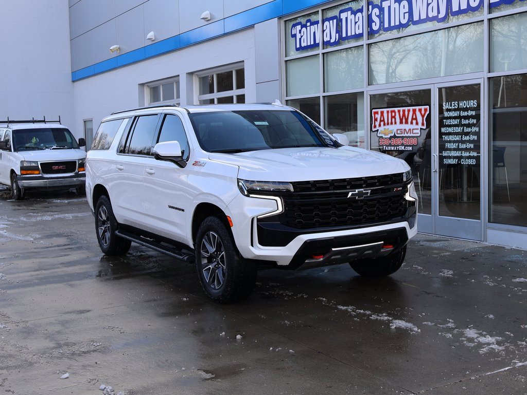 Certified 2024 Chevrolet Suburban Z71 w/ Luxury Package image 2