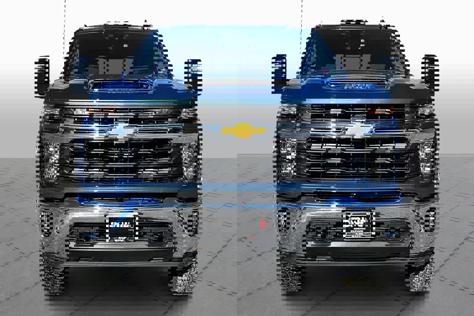 Used 2025 Chevrolet Silverado 2500 LT w/ Convenience Package image 3