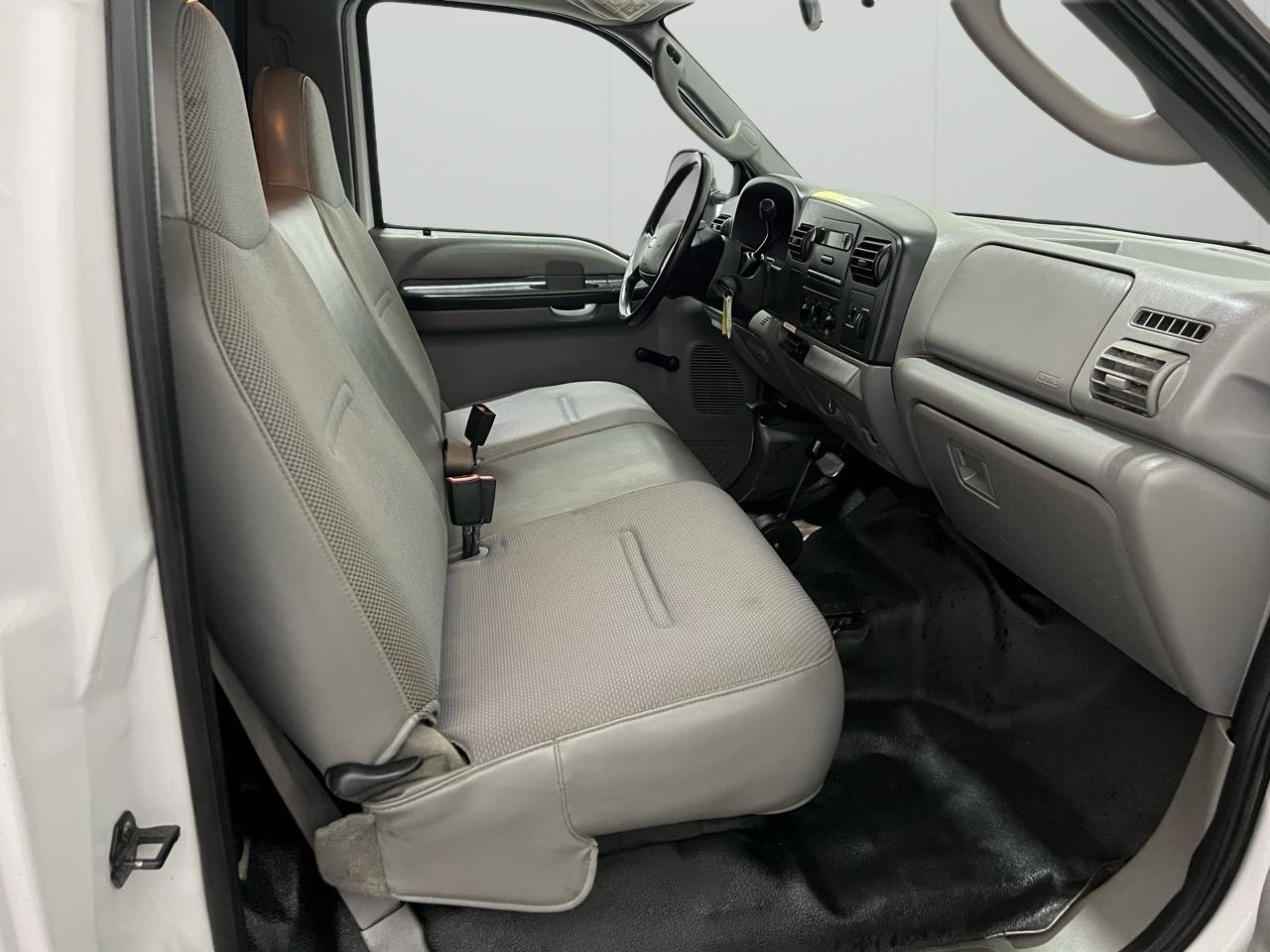 Used 2007 Ford F450 2WD Regular Cab Super Duty image 16