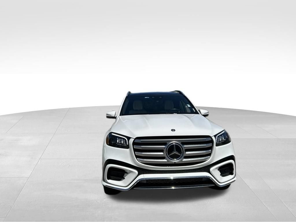Used 2025 Mercedes-Benz GLS 580 4MATIC image 8