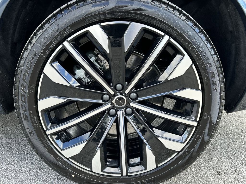 New 2026 Volvo XC90 B6 Ultra w/ Lounge Package image 11