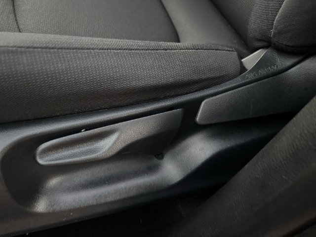 Used 2025 Toyota Corolla Cross LE FWD image 20