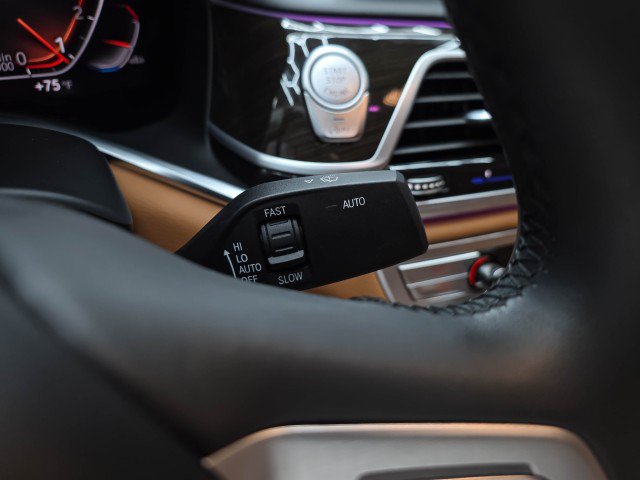 Used 2022 BMW 740i xDrive w/ Premium Package AWD/4WD image 25