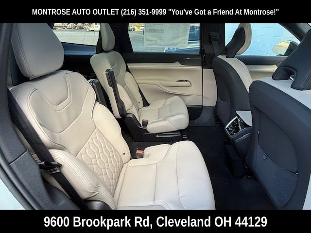 New 2025 Volvo EX90 Plus image 16