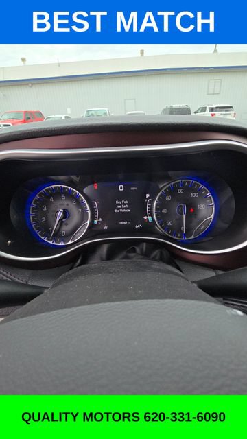 Used 2017 Chrysler Pacifica Limited FWD image 8