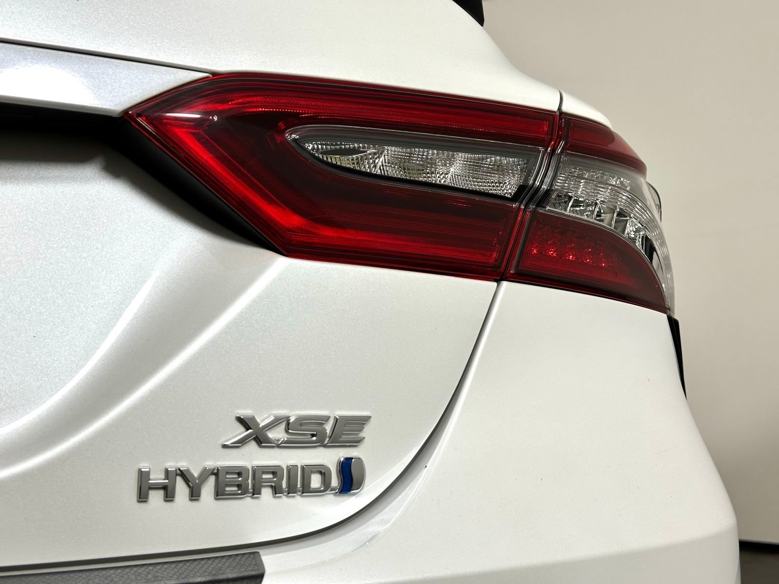 Used 2022 Toyota Camry XSE image 13