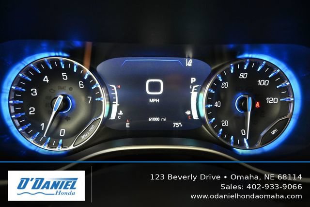 Used 2022 Chrysler Pacifica Touring-L FWD image 28