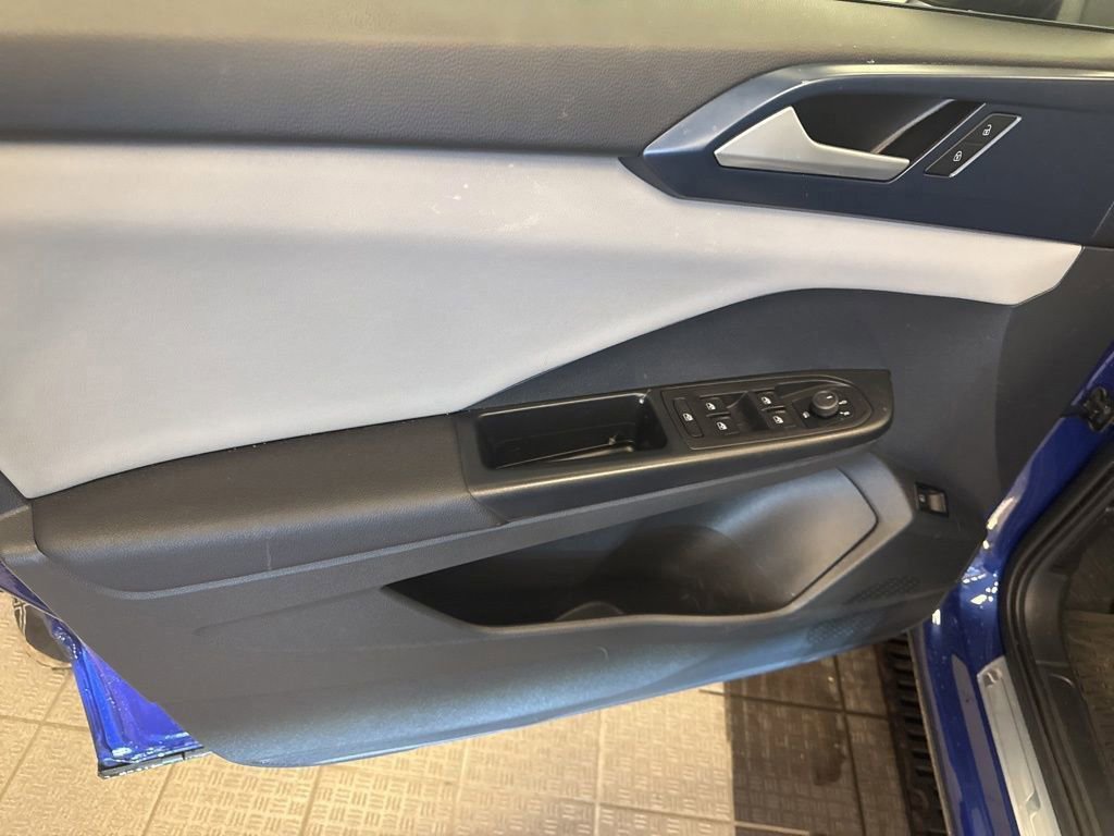 Used 2023 Volkswagen Taos SE image 20