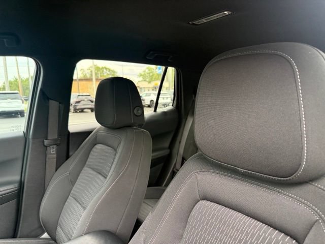 Used 2025 Chevrolet Equinox LT w/ Safety and Technology Package FWD image 8