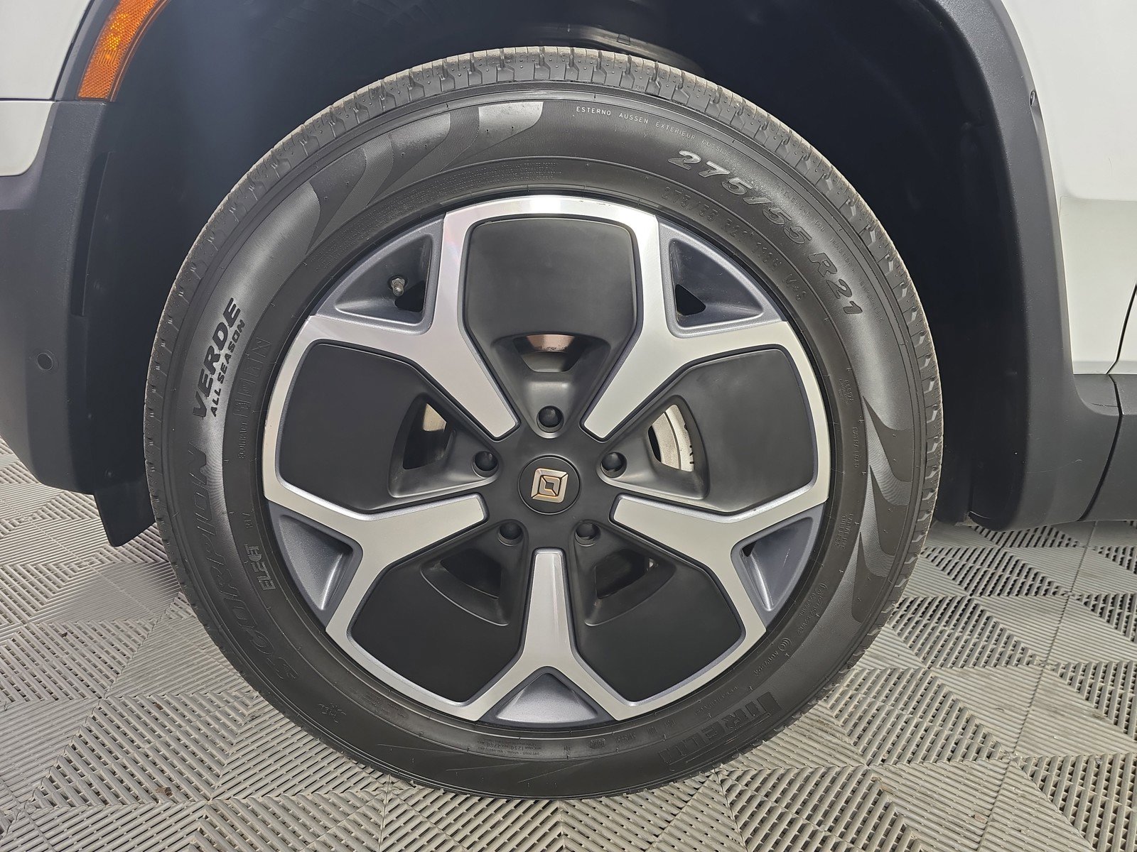Used 2024 Rivian R1T Adventure AWD/4WD image 9
