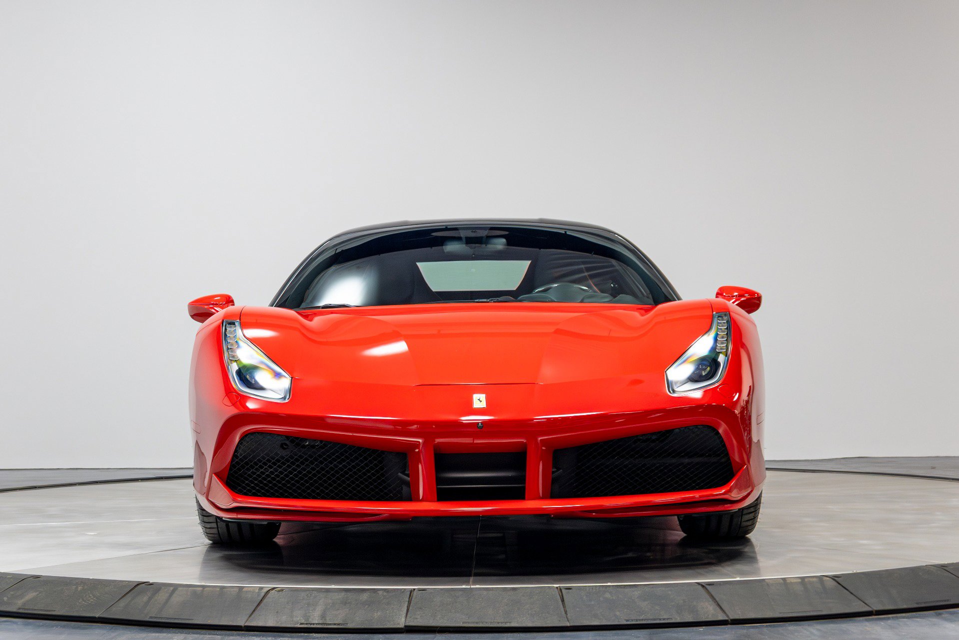 Used 2018 Ferrari 488 GTB image 39