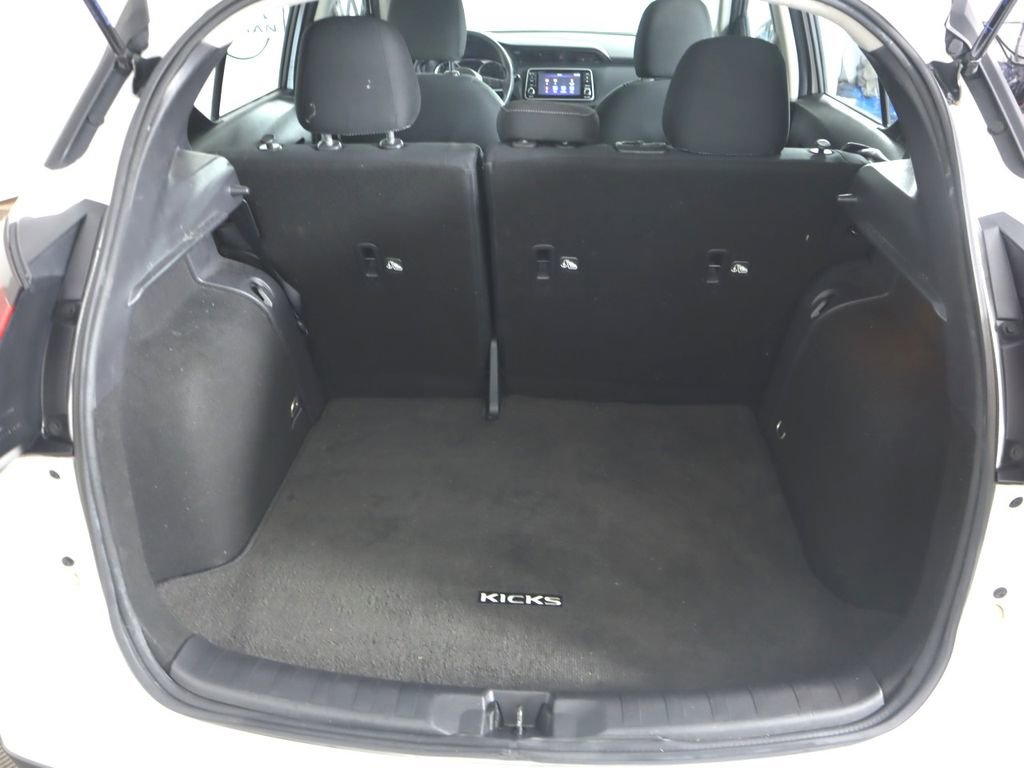 Used 2021 Nissan Kicks S image 31