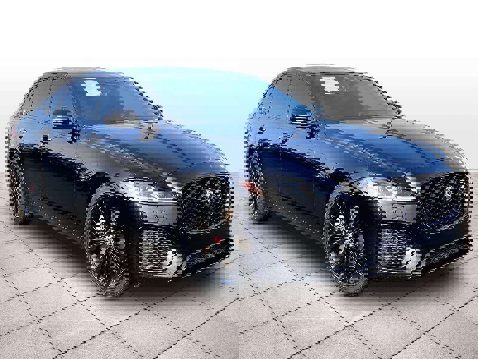 Used 2022 Jaguar XF SE image 2