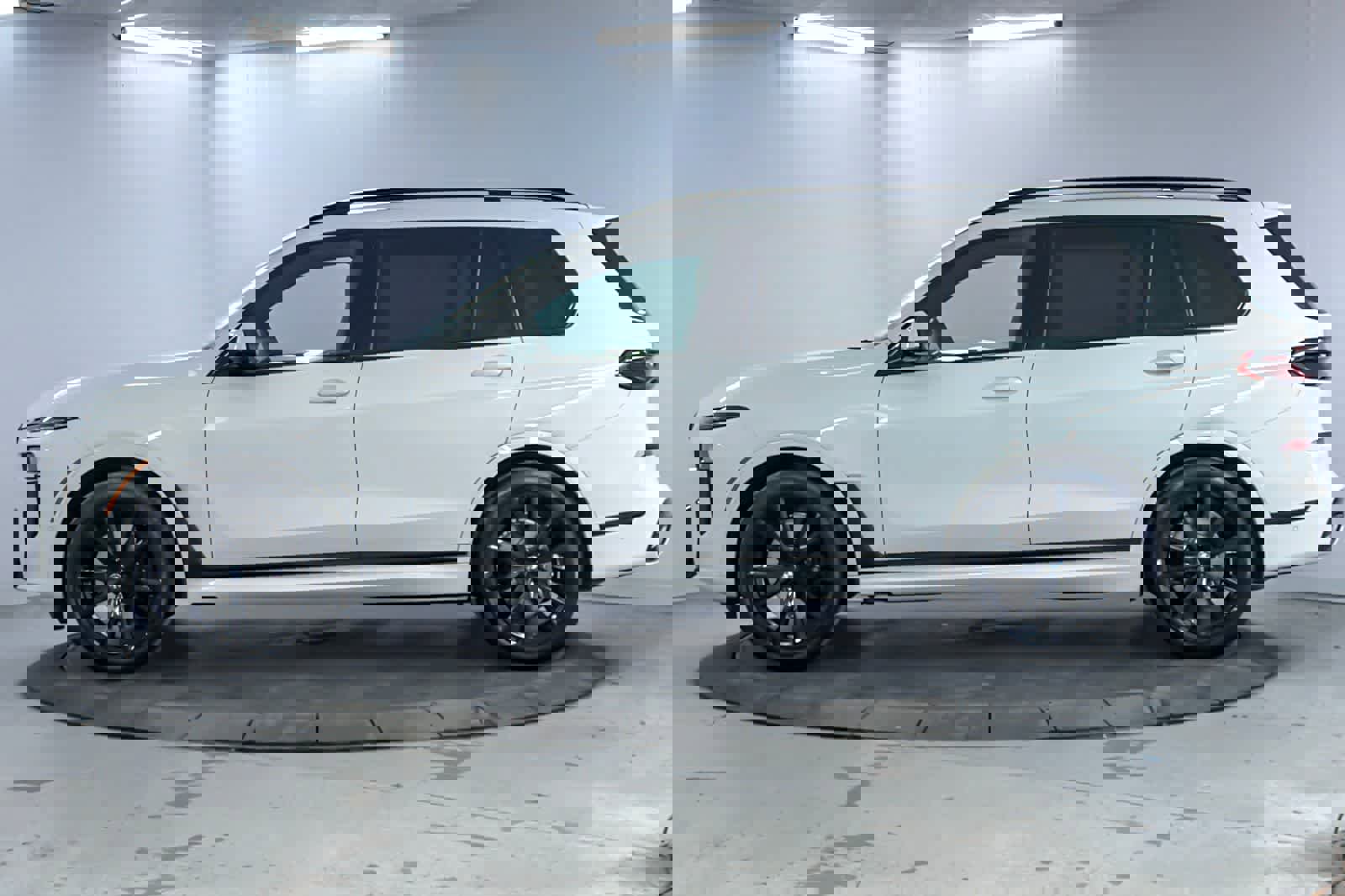 Used 2026 BMW X7 xDrive40i w/ M Sport Package image 5