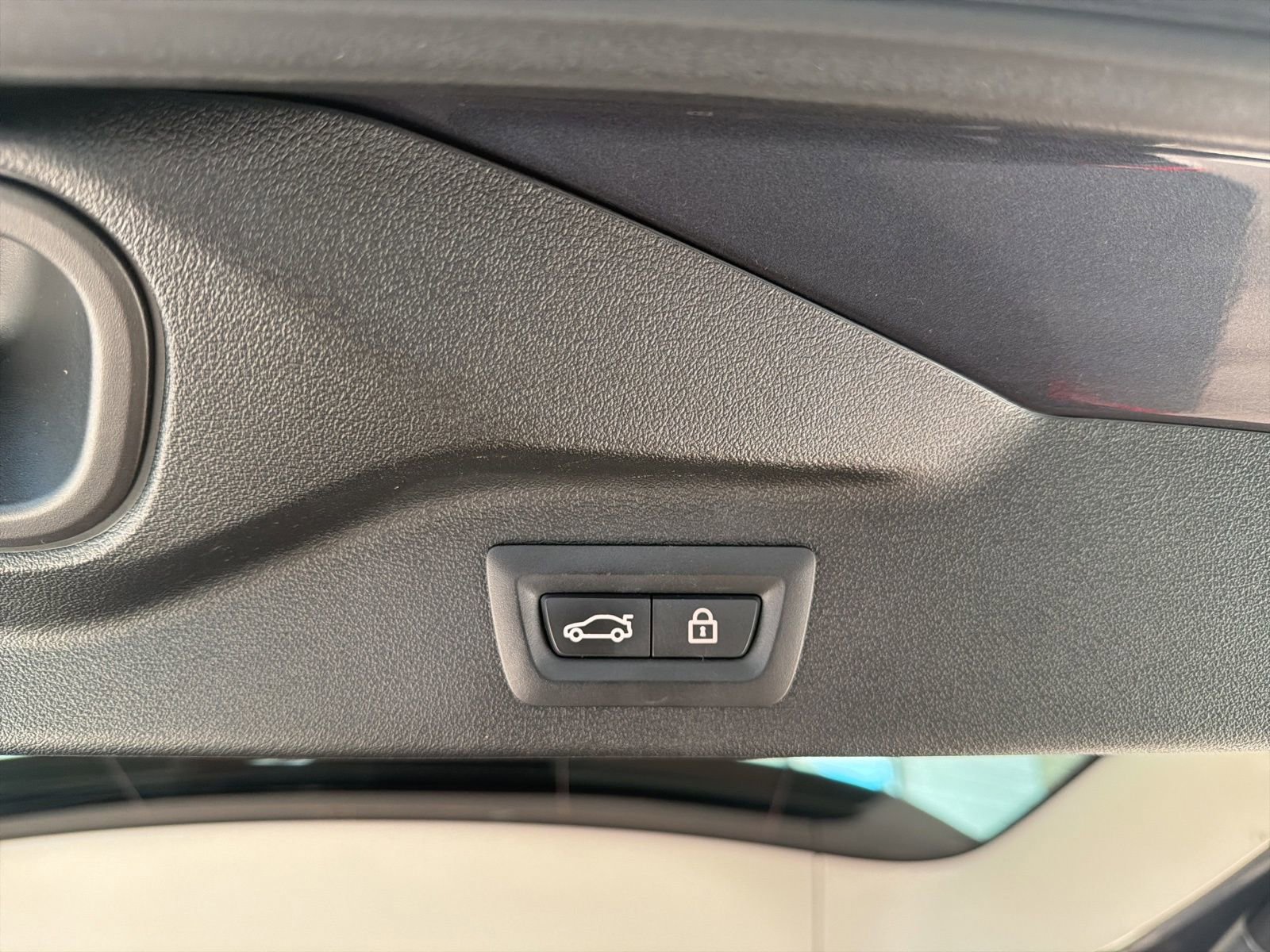 Certified 2022 BMW X7 xDrive40i w/ Premium Package image 20