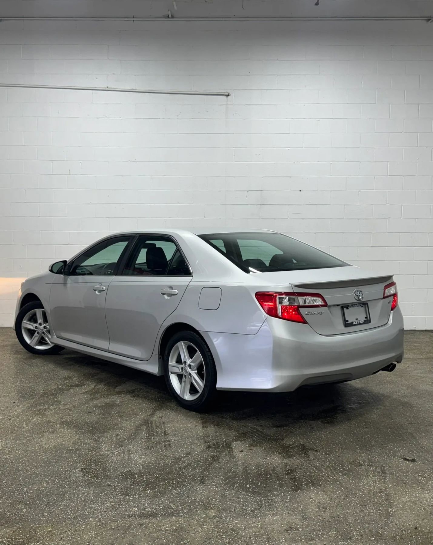 Used 2014 Toyota Camry SE image 5