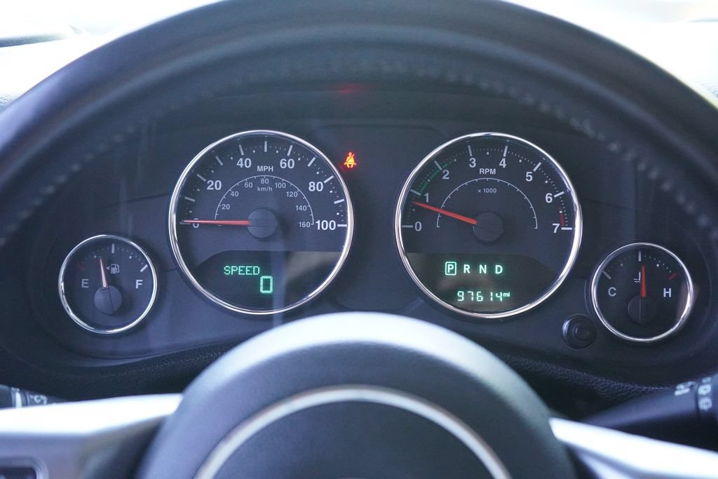 Used 2018 Jeep Wrangler Unlimited Sahara AWD/4WD image 17