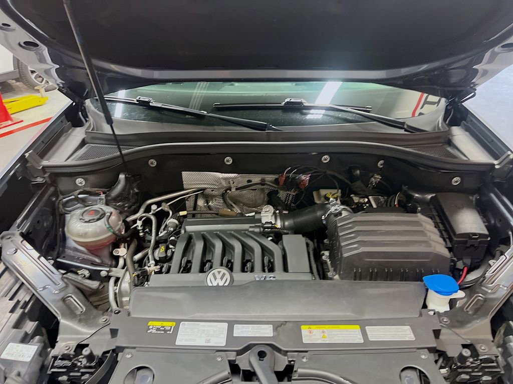 Used 2022 Volkswagen Atlas SEL R-Line image 32
