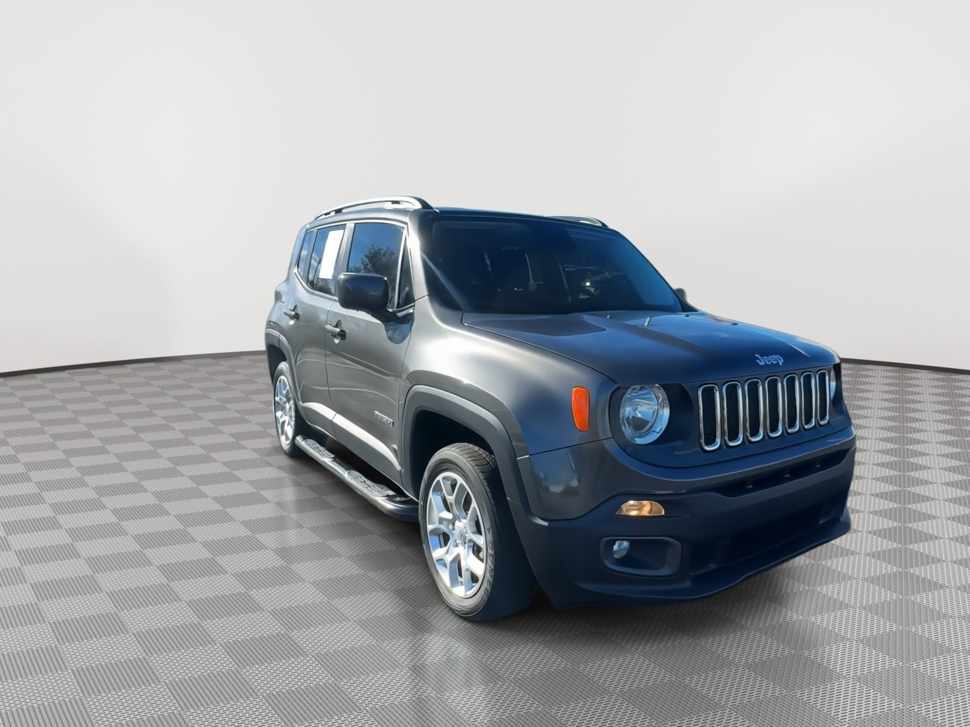 Used 2017 Jeep Renegade Latitude w/ Popular Equipment Group image 3