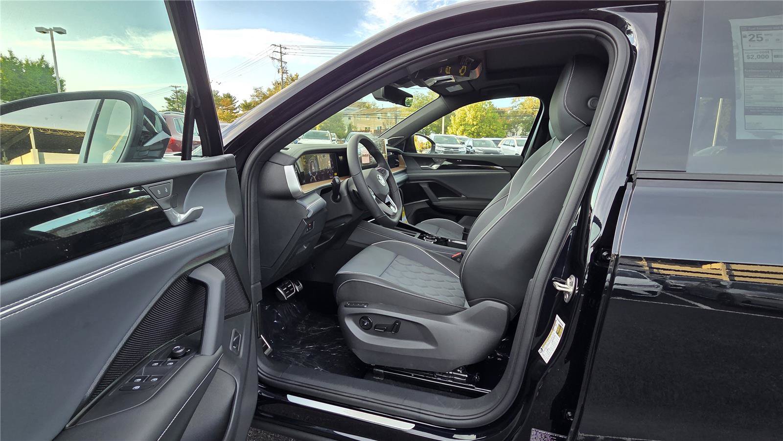 New 2026 Volkswagen Tiguan SEL R-Line AWD/4WD image 14
