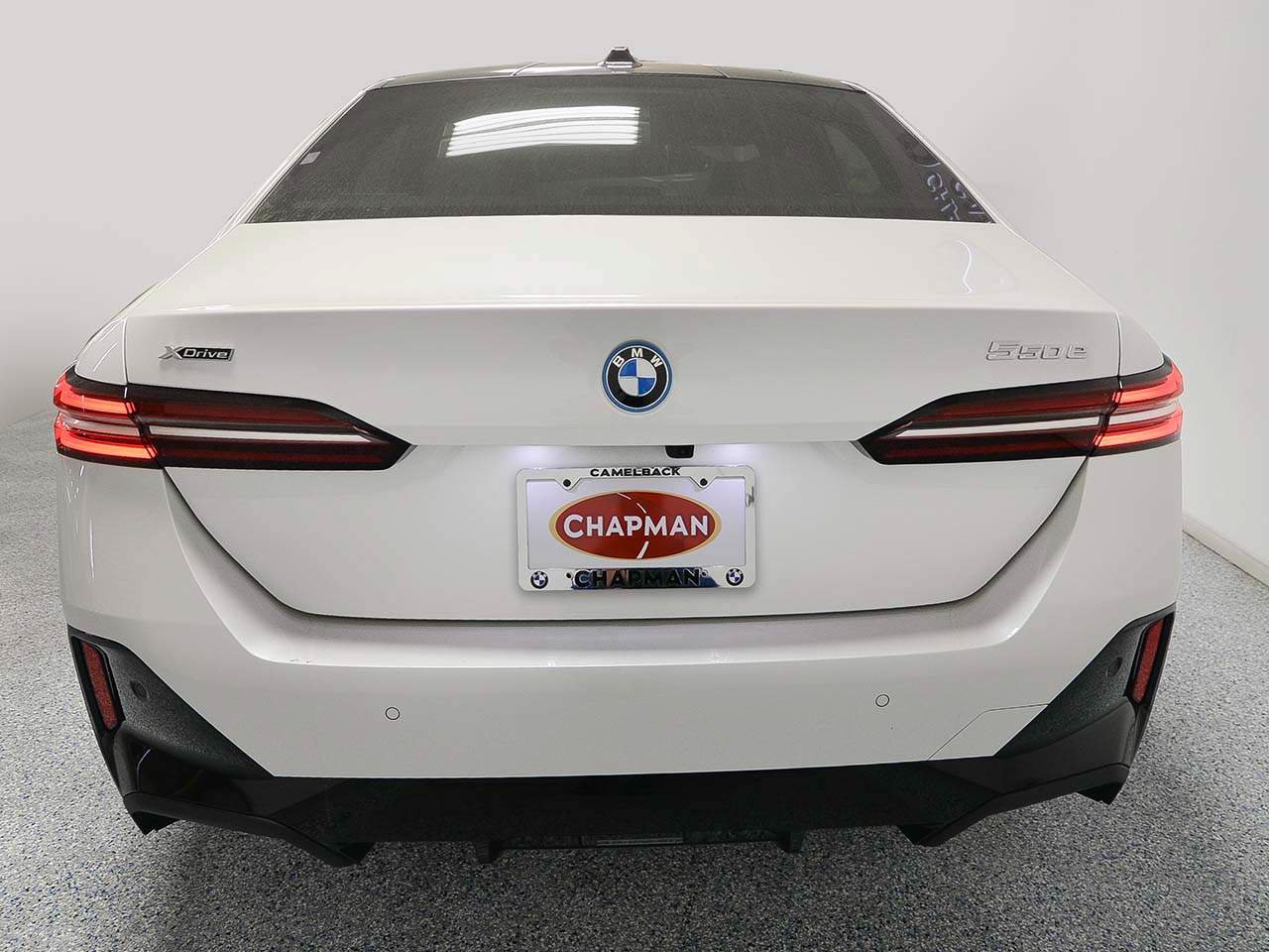 New 2027 BMW 550e xDrive AWD/4WD image 4