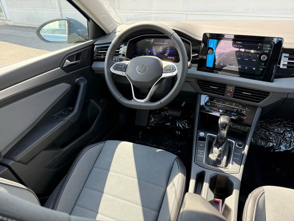 New 2026 Volkswagen Jetta SE FWD image 10