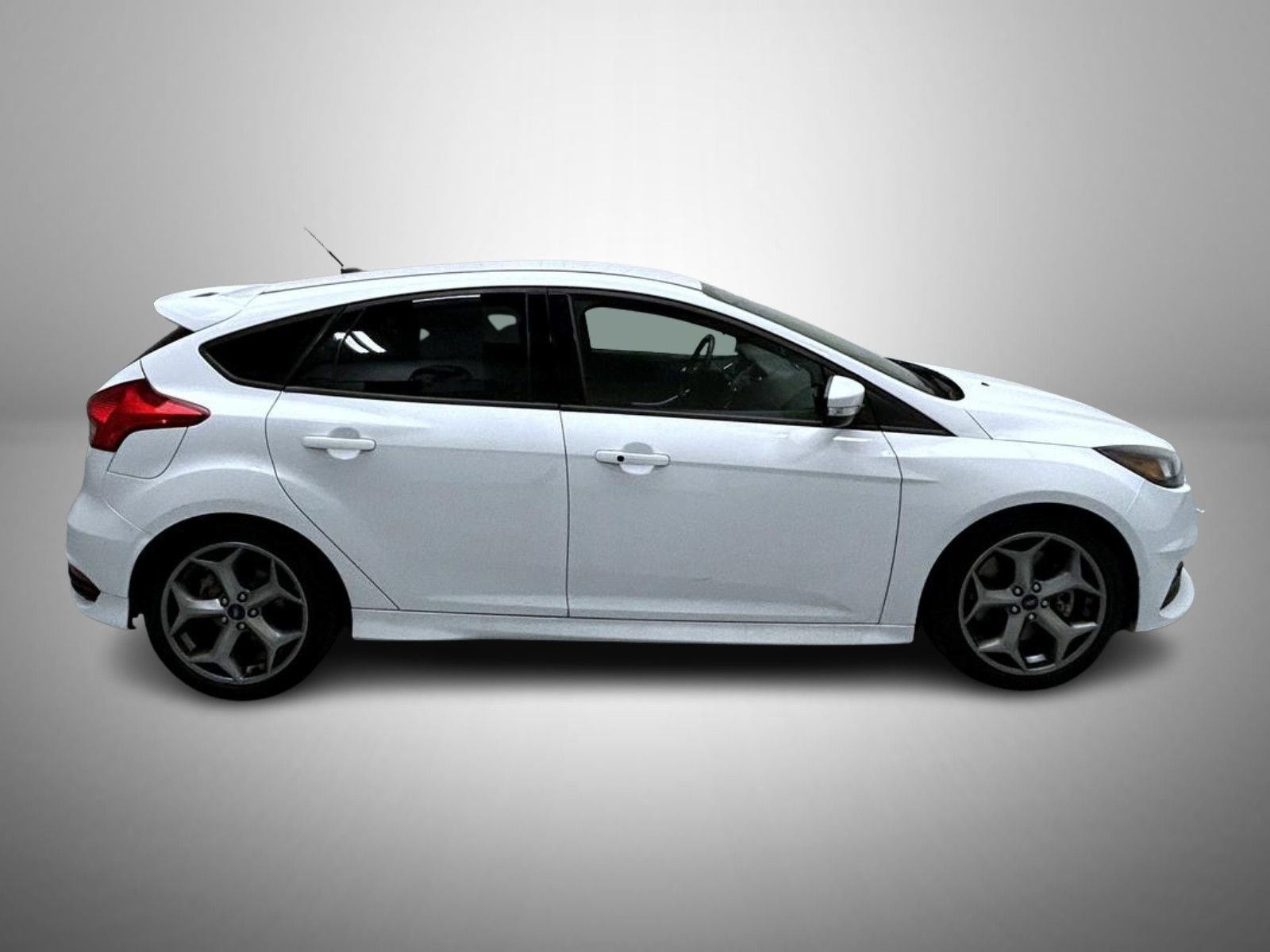 Used 2017 Ford Focus ST image 4