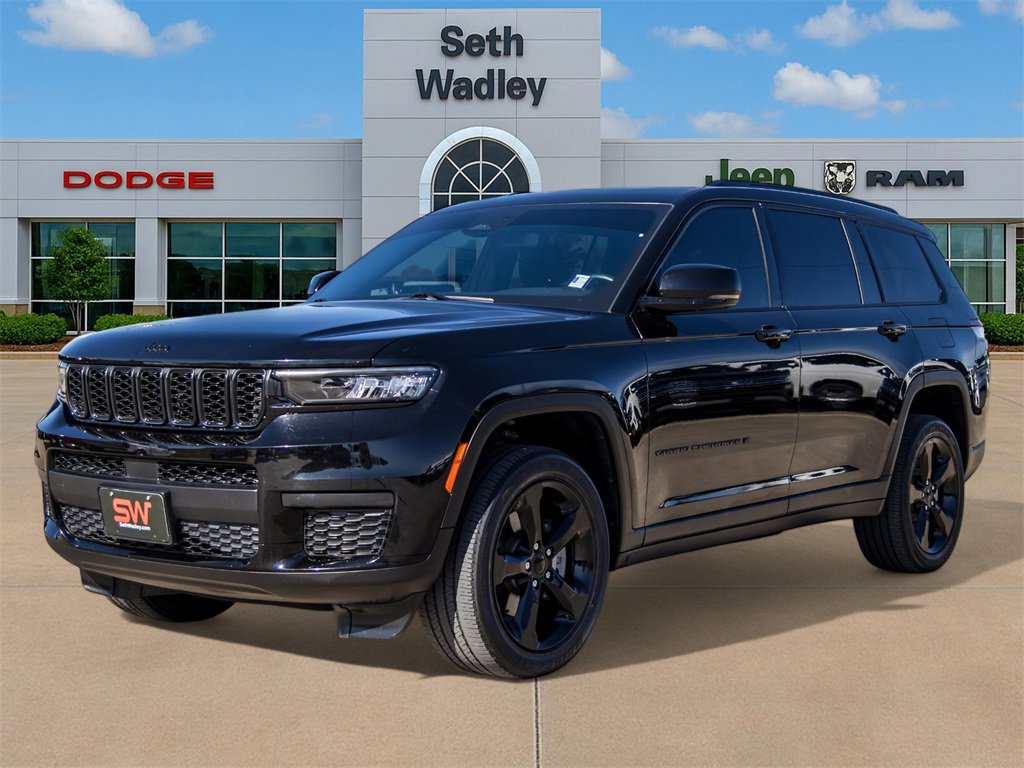 Used 2022 Jeep Grand Cherokee L Laredo image 3