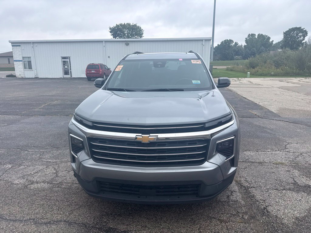 Used 2025 Chevrolet Traverse LT w/ Sun and Wheel Package AWD/4WD image 8