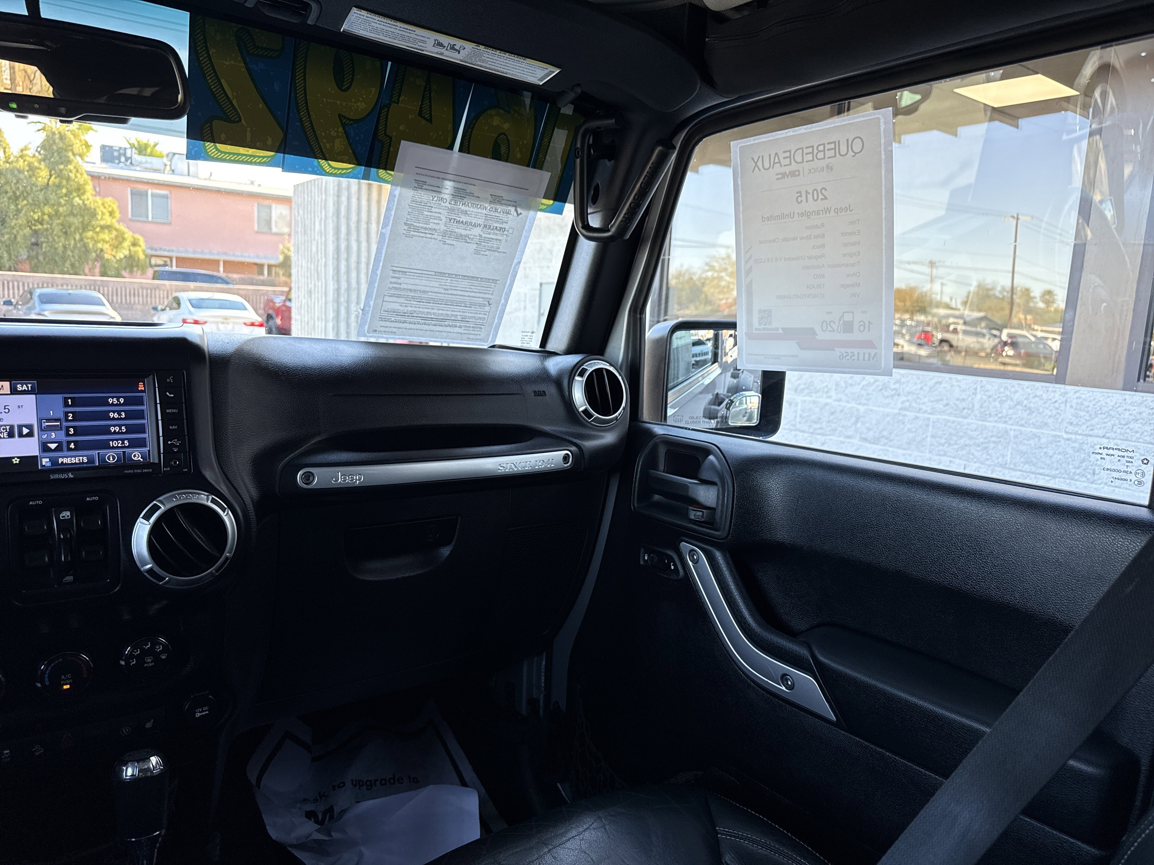 Used 2015 Jeep Wrangler Unlimited Rubicon w/ Connectivity Group image 23