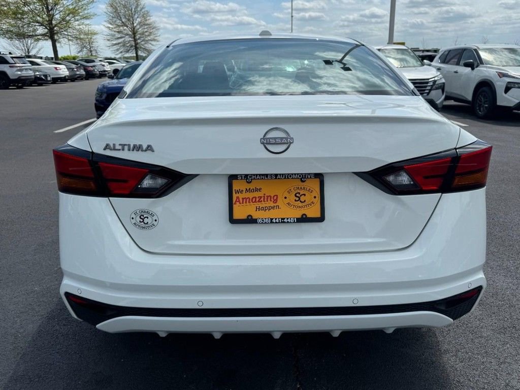 Used 2025 Nissan Altima 2.5 S FWD image 4