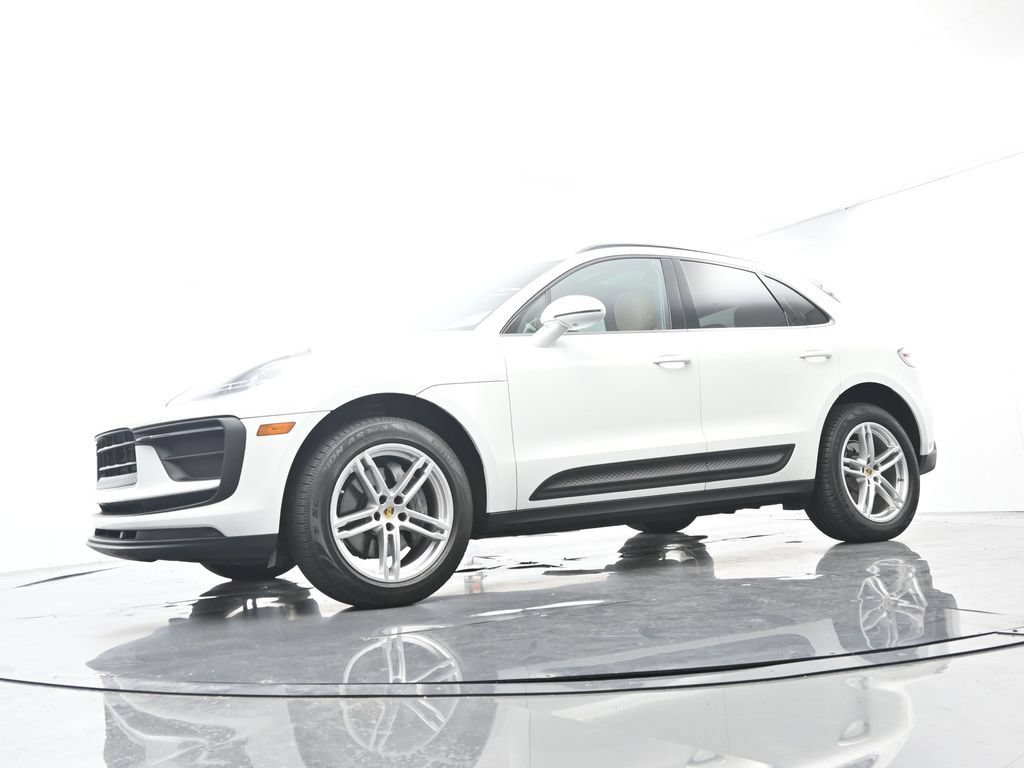 Certified 2022 Porsche Macan AWD/4WD image 45