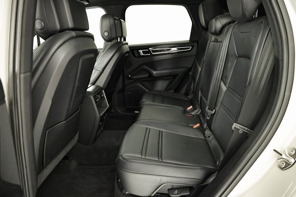 Used 2023 Porsche Cayenne image 26
