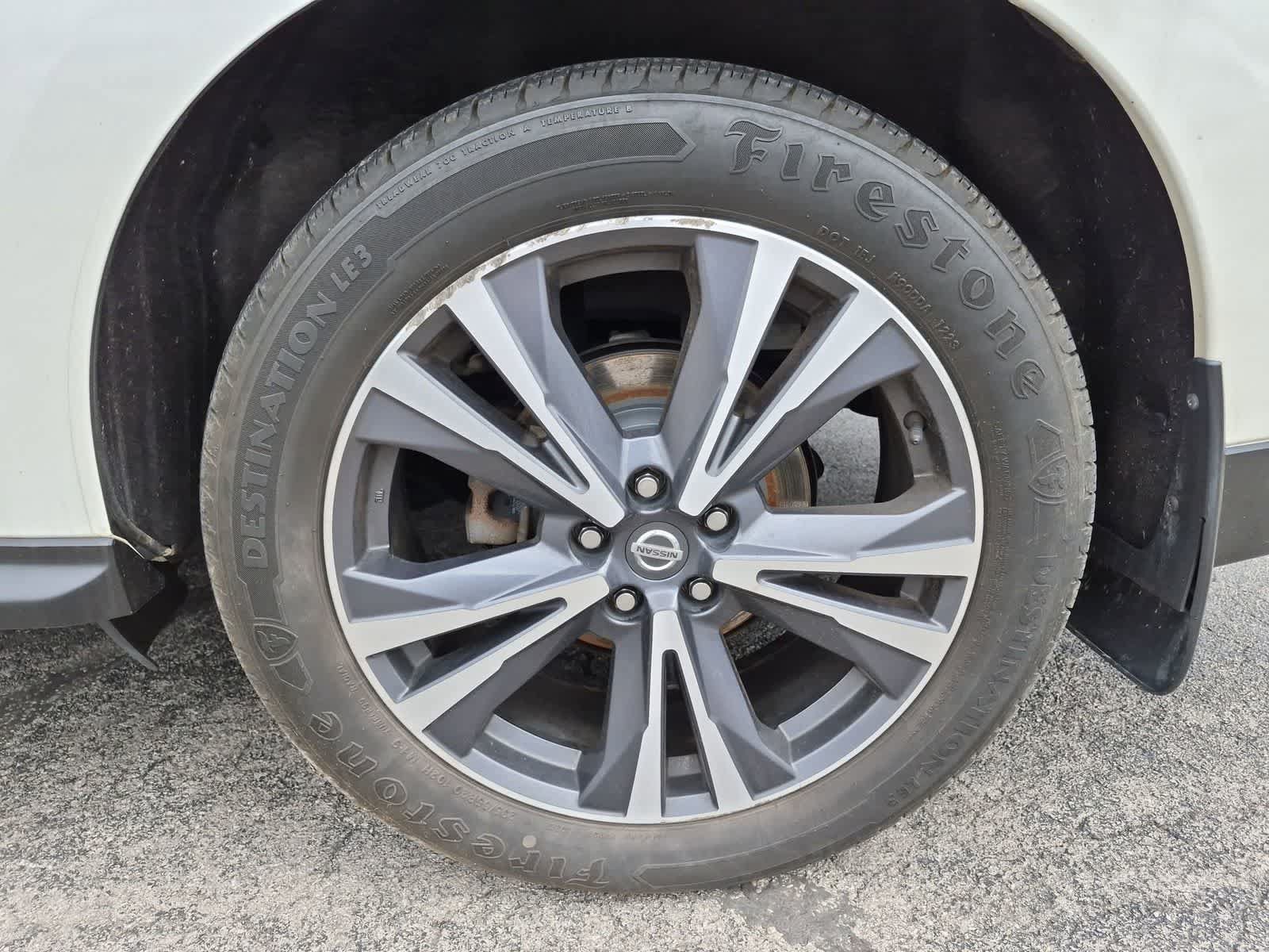 Used 2019 Nissan Pathfinder Platinum AWD/4WD image 14