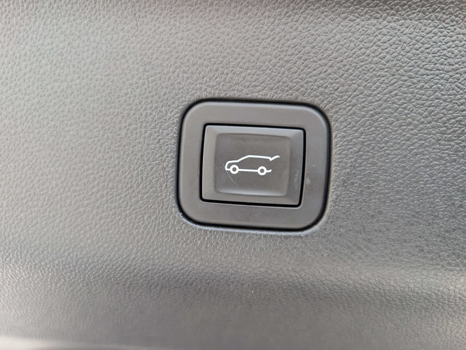 Used 2025 GMC Yukon AT4 Ultimate AWD/4WD image 18