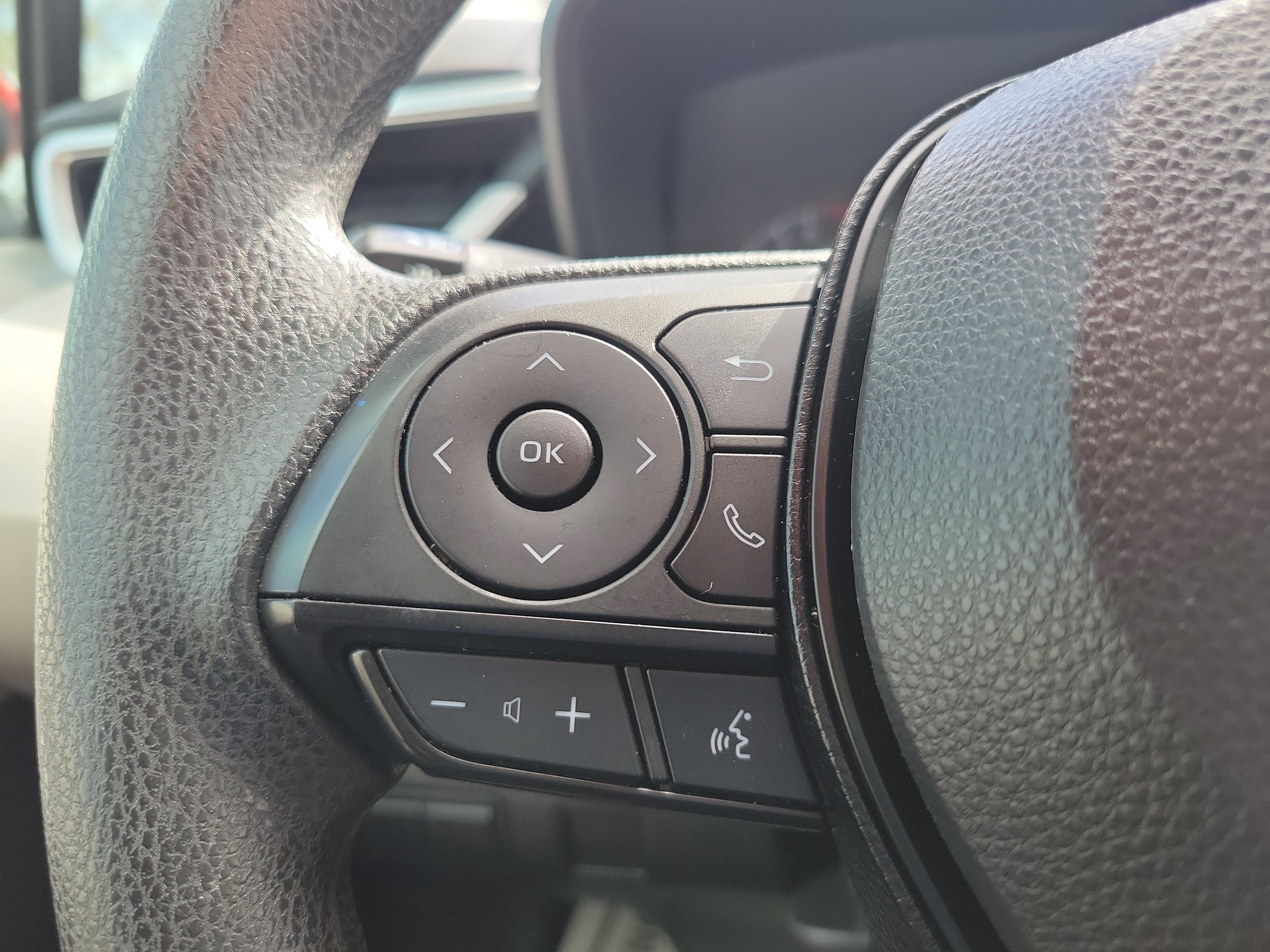 Used 2021 Toyota Corolla LE FWD image 15