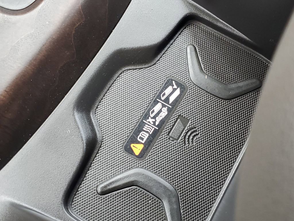 Used 2021 GMC Canyon Denali image 23