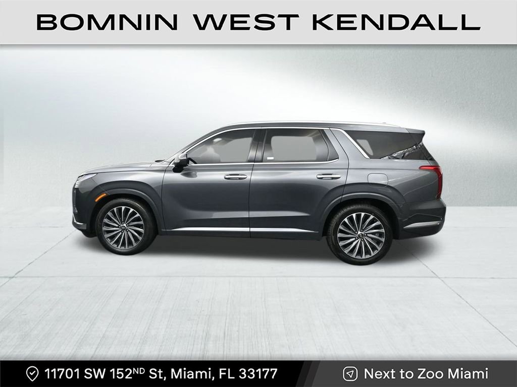 Used 2024 Hyundai Palisade Calligraphy image 2