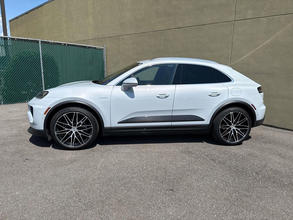 Used 2024 Porsche Macan 4 Electric image 2