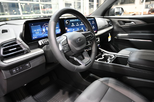 New 2027 Chevrolet Traverse LT w/ Midnight/Sport Edition FWD image 22