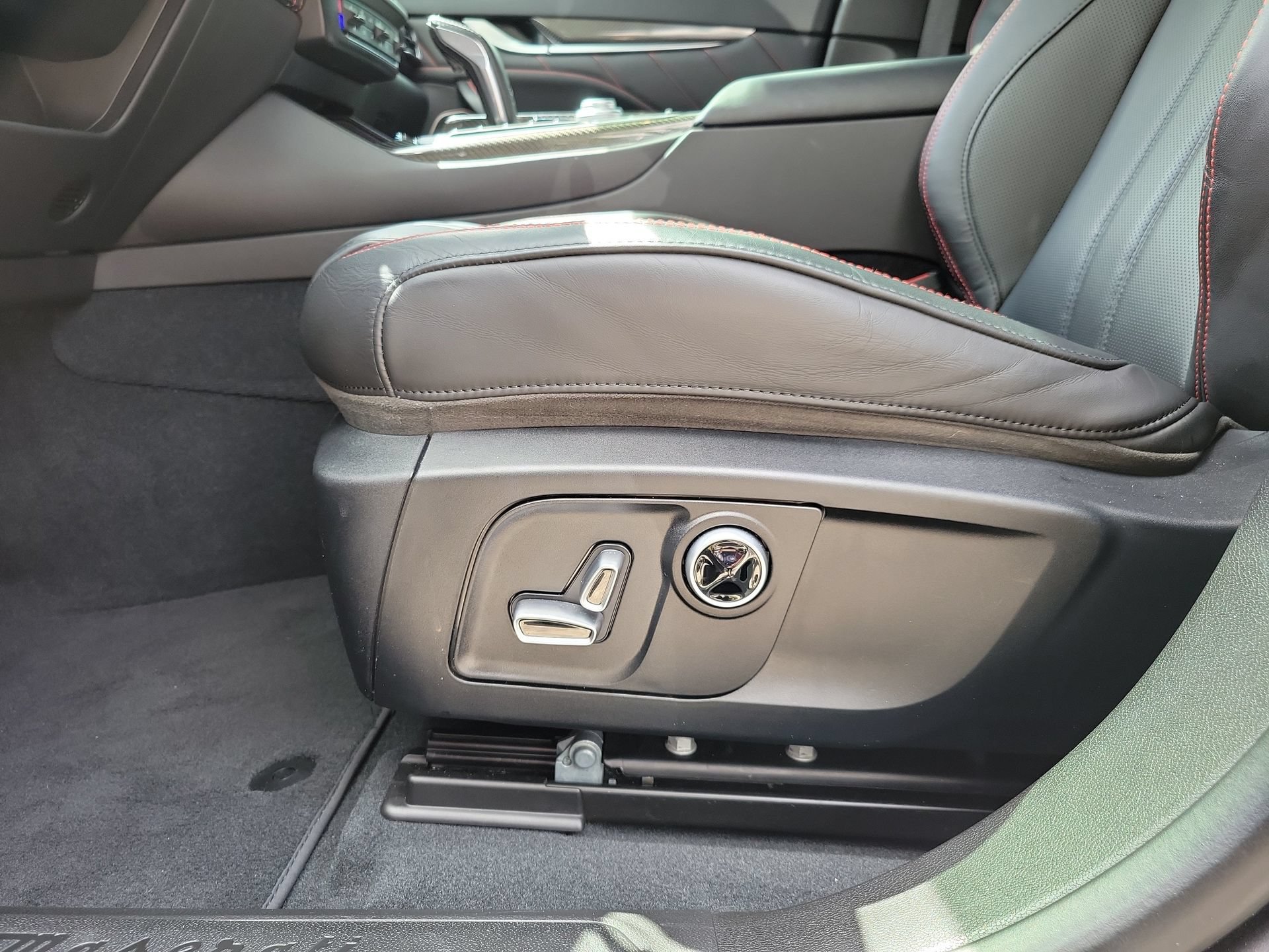 Used 2024 Maserati Levante Modena Ultima AWD/4WD image 25