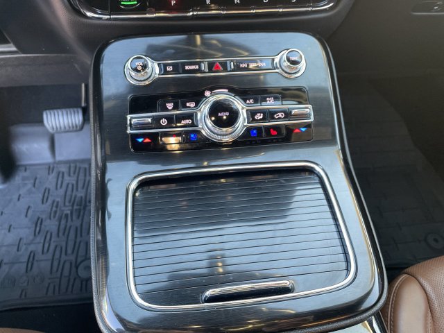 Used 2022 Lincoln Nautilus Reserve AWD/4WD image 21