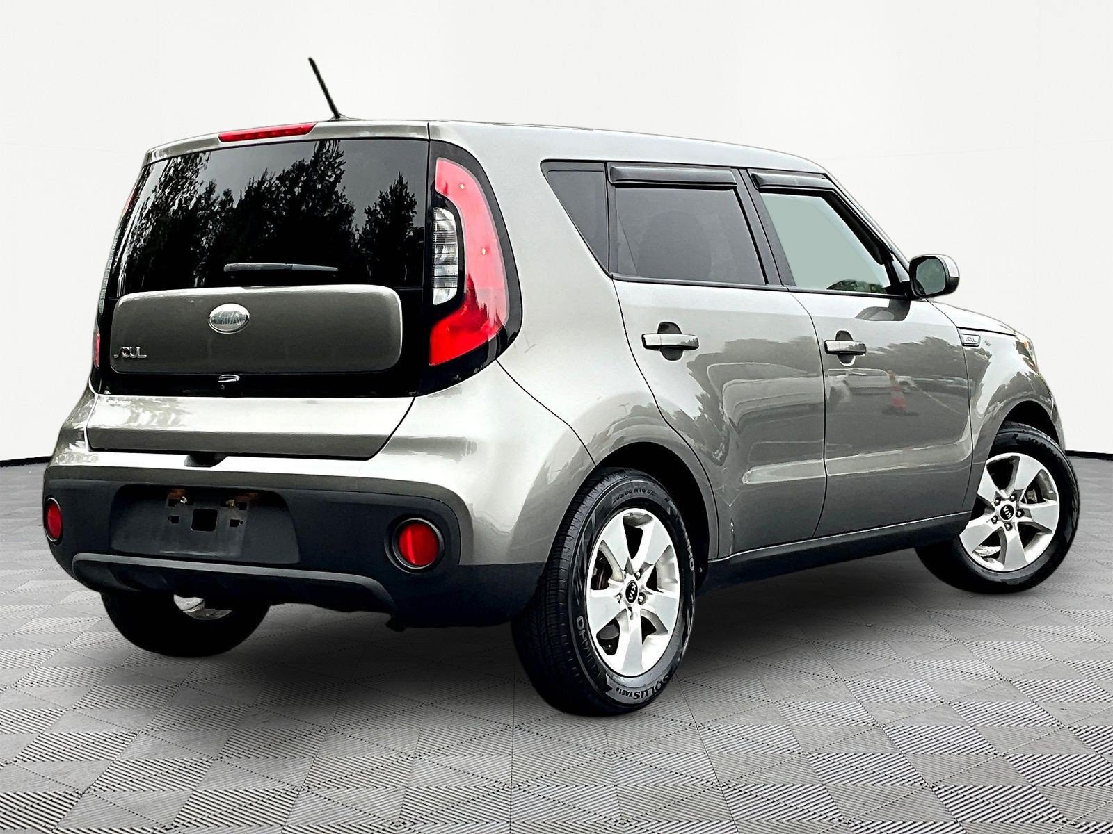 Used 2019 Kia Soul FWD image 6