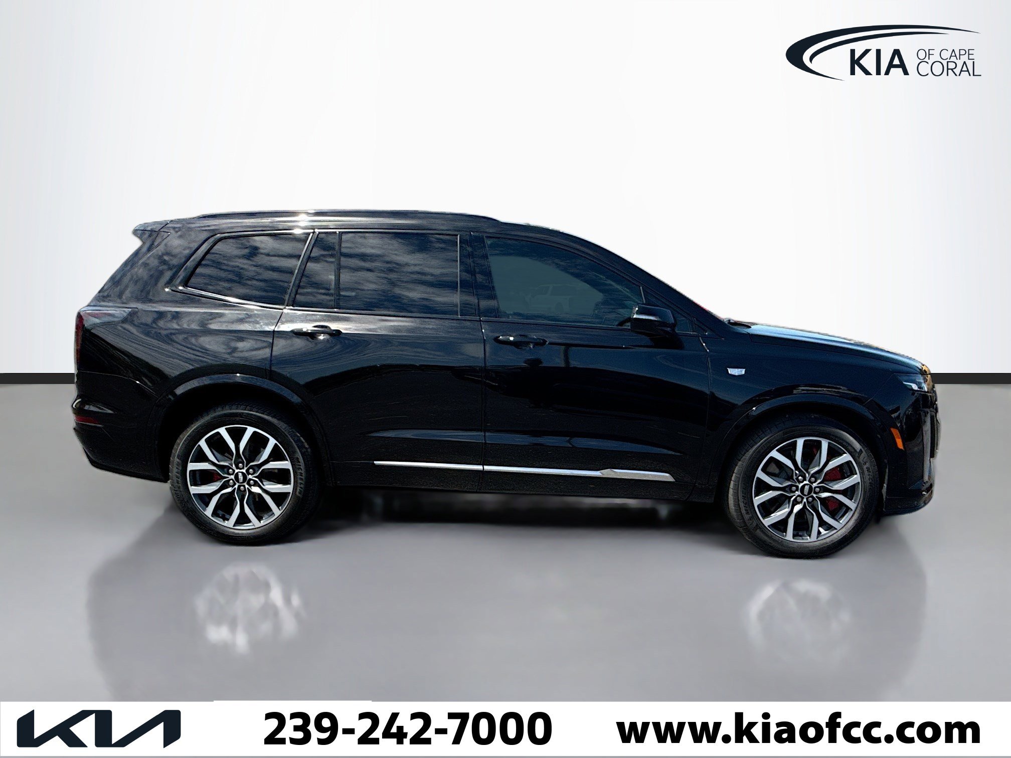 Used 2023 Cadillac XT6 Sport w/ LPO, Floor Liner Package image 6